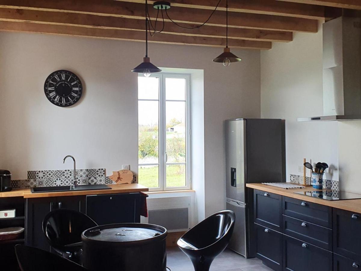 Maison 19Eme Renovee Avec Terrasse Et Bornes De Recharge - Fr-1-489-406 Cindre Exterior foto